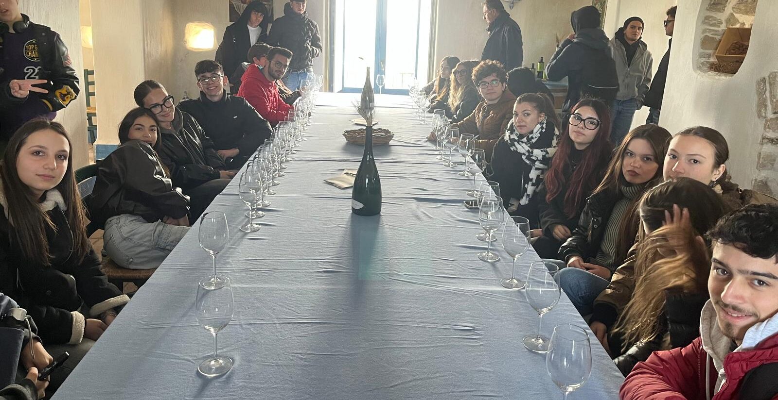 Dal ciclo produttivo del vino alla sicurezza alimentare, alunni dell’I.I.S.S. “L. Russo” in visita didattica alle Cantine Lombardo