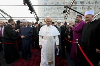 Papa, ultimo giorno in Libano: visita all’ospedale psichiatrico e poi al porto di Beirut