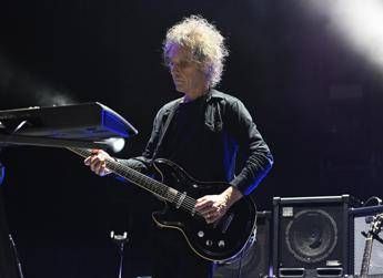 Perry Bamonte, morto lo storico chitarrista dei The Cure