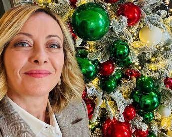 Regalo hi-tech per Meloni a Natale, parlamentari doneranno alla premier un ‘super Pc’