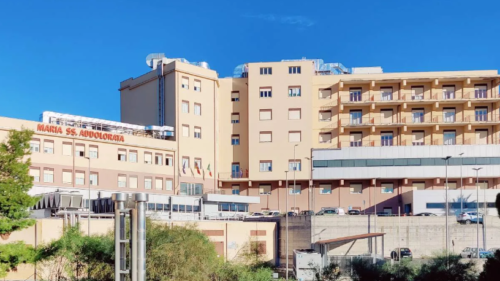 Scambio di salme in ospedale a Biancavilla, i familiari si accorgono dell’errore quando la bara è in casa