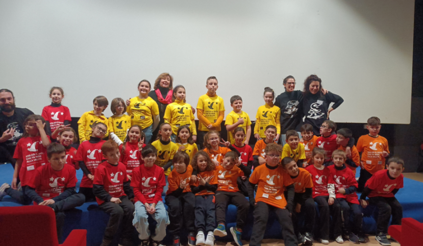 Palermo, dalle periferie al palco: 50 bambini protagonisti di un gioco sano contro dipendenze e solitudini
