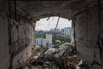 Ucraina, Witkoff atteso a Berlino per colloqui con Zelensky e leader europei. Raid Russia, migliaia senza elettricità