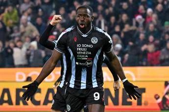 Udinese-Napoli, gol di Davis annullato dopo check Var ‘senza annuncio’. Cos’è successo