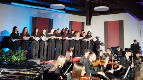 Caltanissetta, musica e incanto con il concerto “Happy Xmas” degli studenti del Liceo Musicale “Manzoni-Juvara”