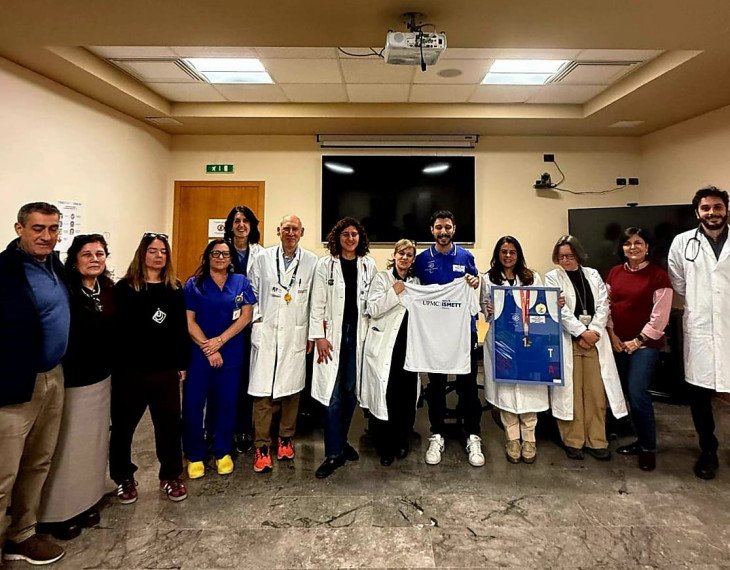 Ex paziente ritorna all’Ismett con la medaglia dei Mondiali dedicati agli atleti trapiantati