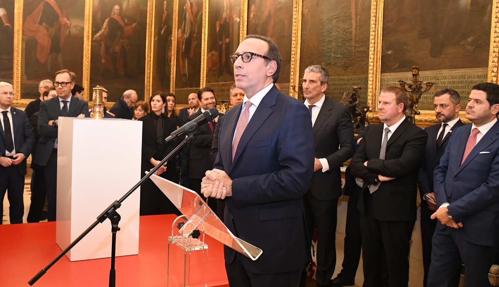 Milano Cortina 2026, il fuoco olimpico a Palazzo dei Normanni. Aricò: «Partecipazione e fonte di ispirazione»