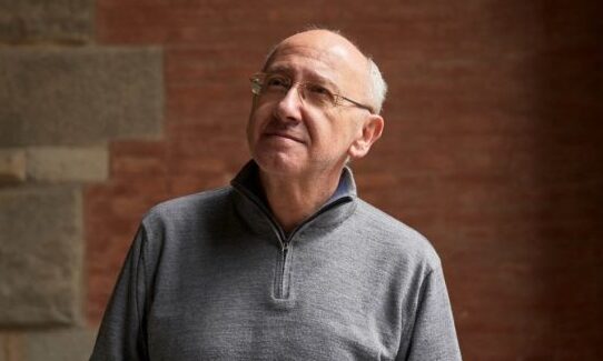 Da don Puglisi a don Diana: la storia dei preti coraggio nel libro di Marcello Cozzi