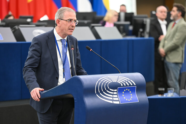 Ucraina, Falcone (FI-PPE): «Garanzia di bilancio UE per fondi a Kiev è svolta politica verso gli eurobond»