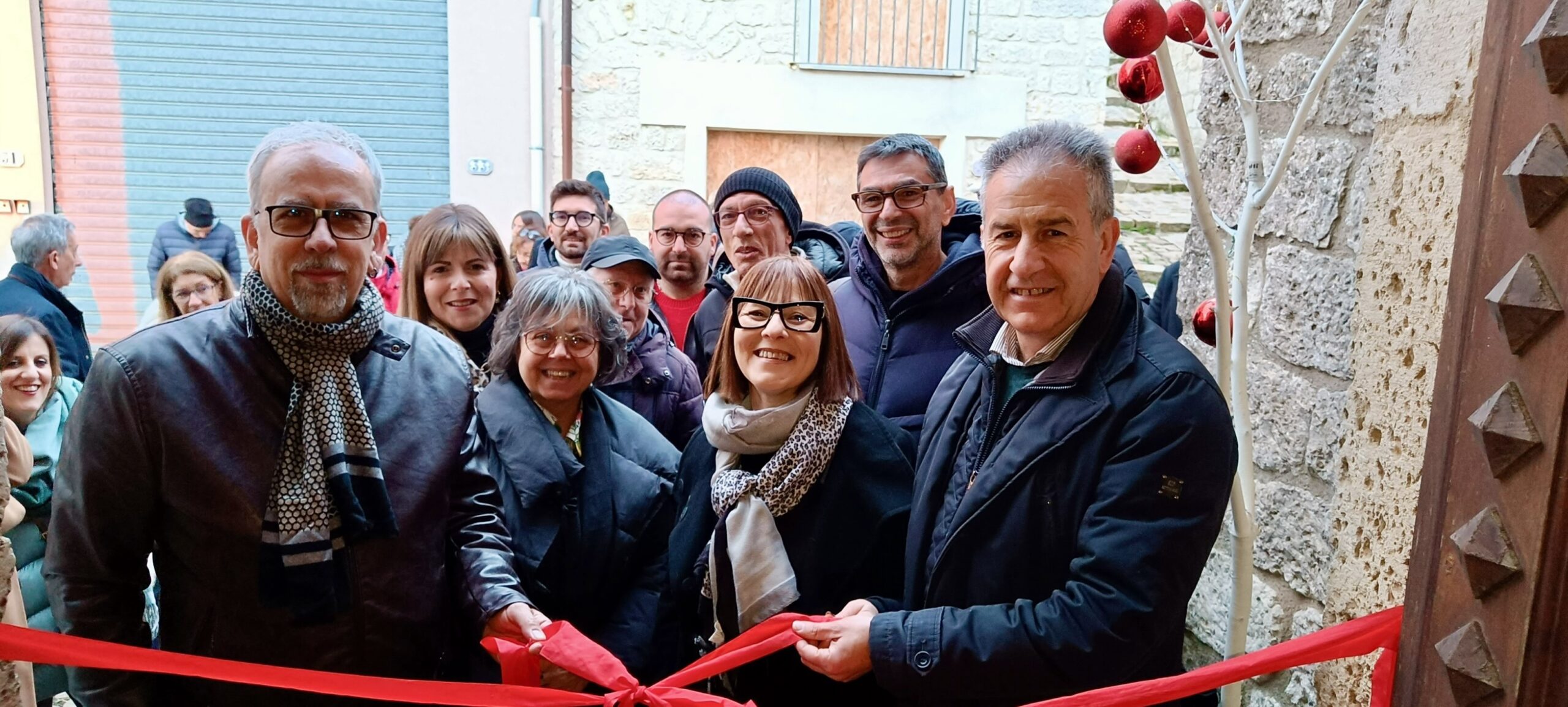 Il Silenzio che parla a Petralia Soprana: inaugurato il Presepe d’InCanto 2025