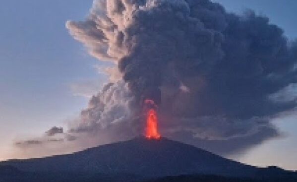 Ceneri vulcaniche, rinviato convegno “CeVEtna” previsto per venerdì 30 gennaio a Catania