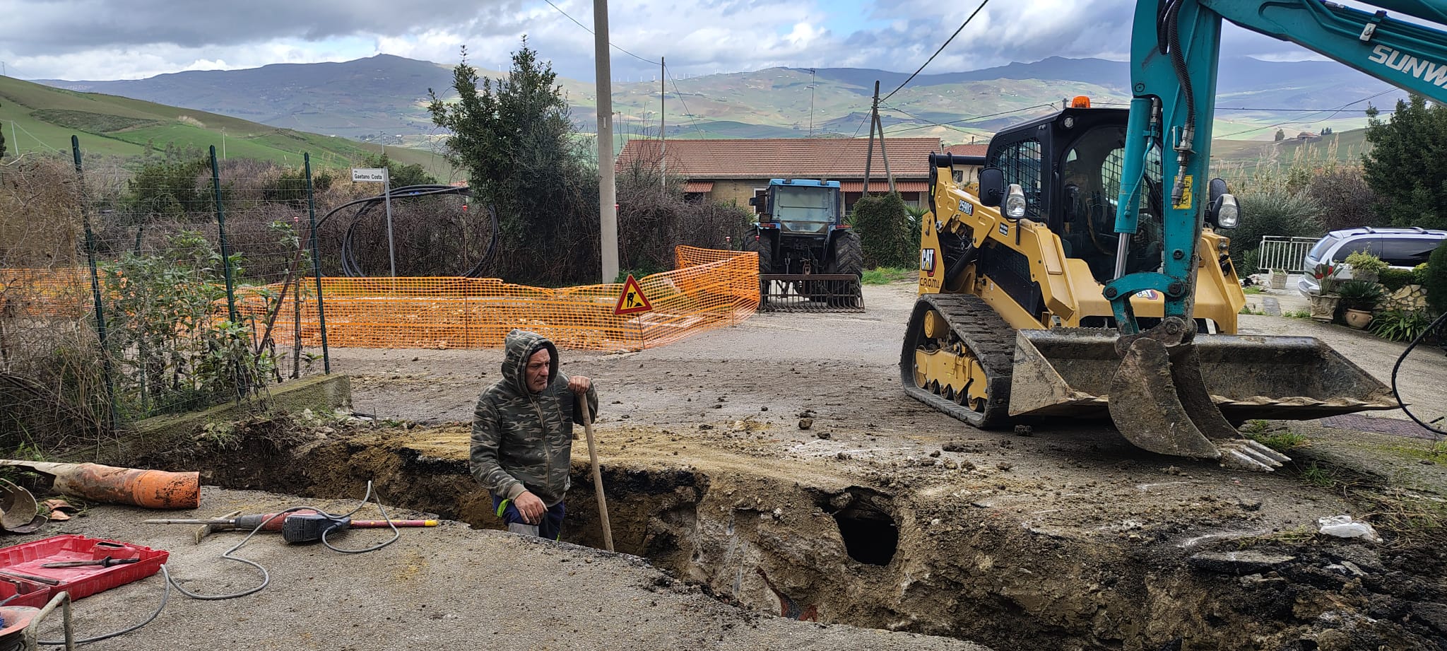 Villalba. Lavori in corso in contrada Centosalme; nei prossimi giorni i lavori proseguiranno in contrada Vascelli