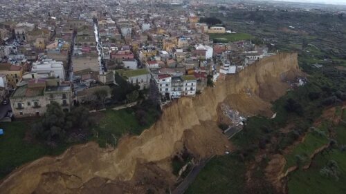 Il presidente della Regione Renato Schifani oggi a Niscemi per fare il punto sulla frana