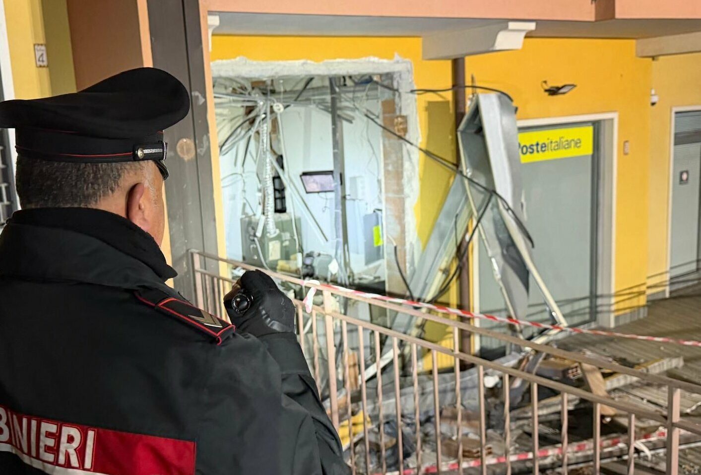 Assalto al bancomat con esplosivo nel Catanese