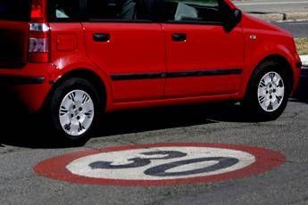 Bologna e il limite a 30 km all’ora, il Tar accoglie ricorso e annulla provvedimento