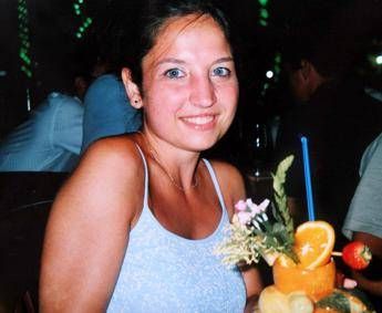 Caso Garlasco, legali Poggi: “Nuove analisi confermano che Chiara trovò file porno sul pc di Alberto Stasi”