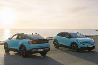 Dallo stabilimento di Sunderland alla strada: come nasce la Nissan LEAF di terza generazione