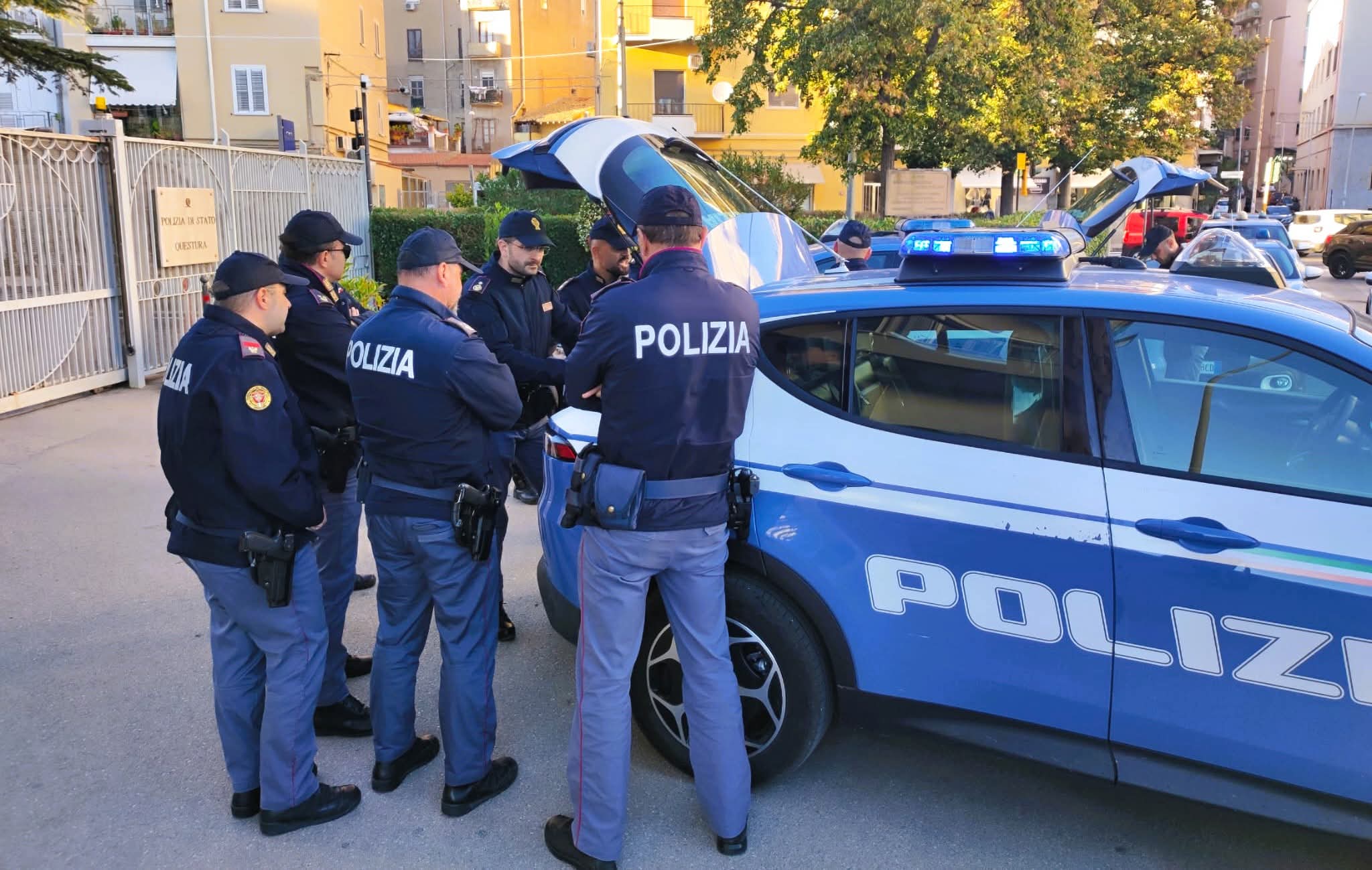 Rapina, tentato furto, spaccio di stupefacenti: 3 persone arrestate e 17 denunciate dalla polizia a Caltanissetta, Gela e Niscemi
