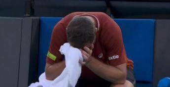 Gaston in lacrime contro Sinner, perché si è ritirato e i ‘fantasmi’ di Cobolli e Darderi