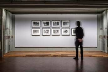 Gianni Berengo Gardin fotografa lo studio di Giorgio Morandi