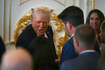 Groenlandia, Trump alza il tiro: “Dazi a chi ha inviato truppe fino a quando non compro tutta l’isola”