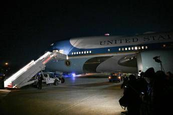 Guasto all’Air Force One, Trump cambia aereo e riparte per Davos