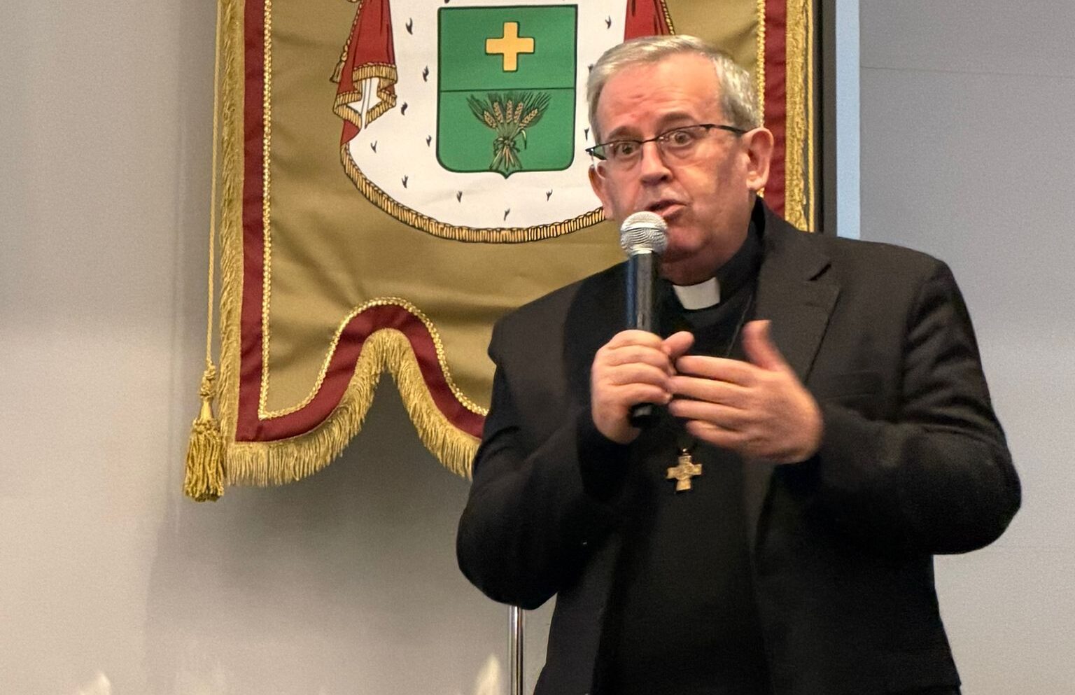 San Cataldo abbraccia Don Bosco: la cittadinanza onoraria a Don Fabio Attard suggella i 100 anni di presenza salesiana in città, un secolo di educazione e speranza