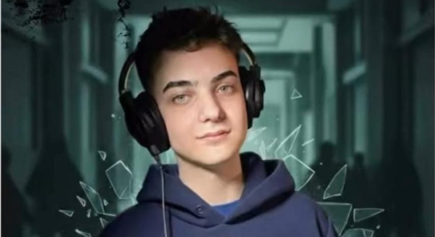 Caltanissetta, un esordio che parla al cuore: il 15enne nisseno Mhadì trasforma il bullismo in musica con il brano “Ora guardami”