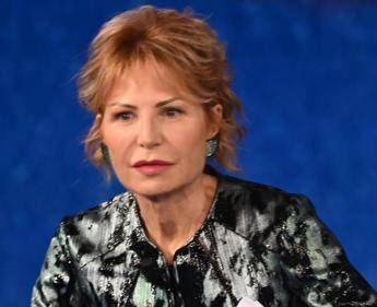 Lilli Gruber, l’incendio a Davos e l’emergenza: “Sono fuggita nella neve”