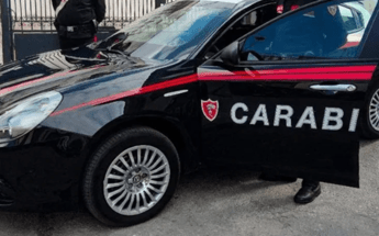 Lite condominiale a Napoli, 33enne strappa con un morso l’orecchio del proprietario di casa: arrestato