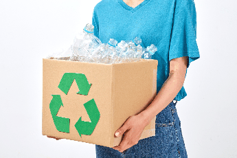 Materie prime seconde, la crisi parte dalla plastica