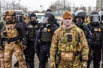 Minneapolis, Pretti ucciso da agenti. I genitori: “Bugie da Trump”