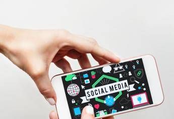 Social vietati ai minori di 15 anni, dall’Australia al Regno Unito: cosa fanno gli altri Paesi