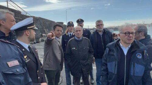 Maltempo, sopralluogo di Schifani sulla costa catanese: «Già al lavoro per affrontare le urgenze, fiducia nel governo nazionale»