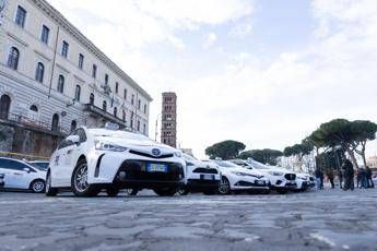 Taxi, sciopero e proteste: Salvini convoca i sindacati