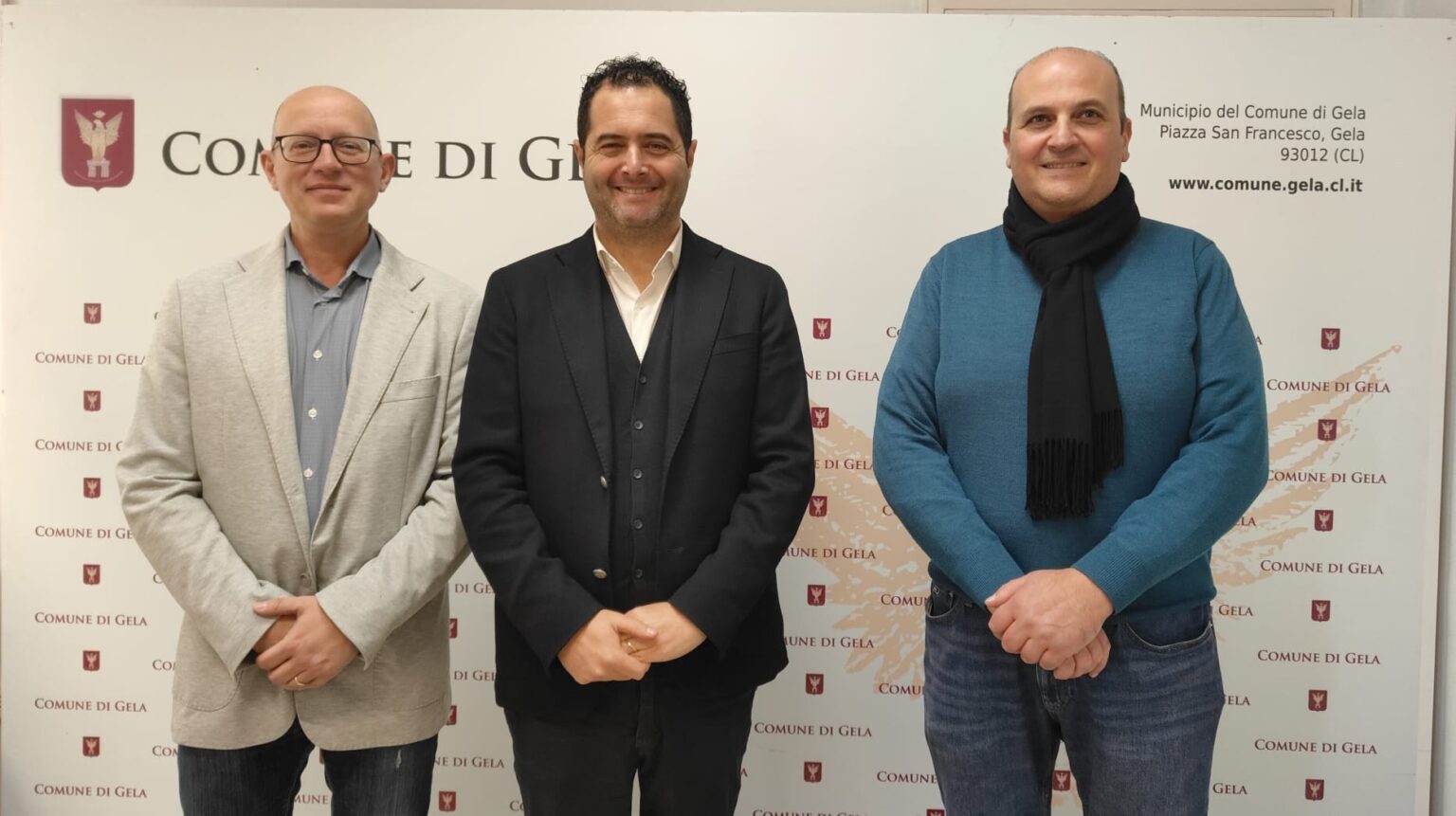 Gela, accordo in Comune: 400 mila euro di royalties compensative per mezzi ibridi ed elettrici