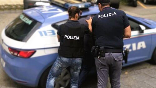Sorpreso con un panetto di hashish nel Nisseno, polizia denuncia 25enne