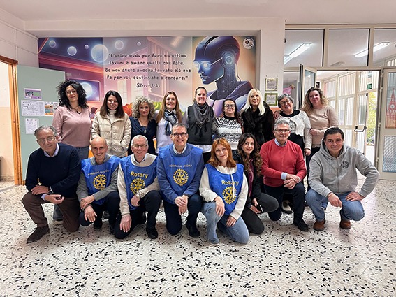 San Cataldo. All’Istituto Comprensivo “Carducci” corso di formazione del Rotary Club per l’uso del defibrillatore