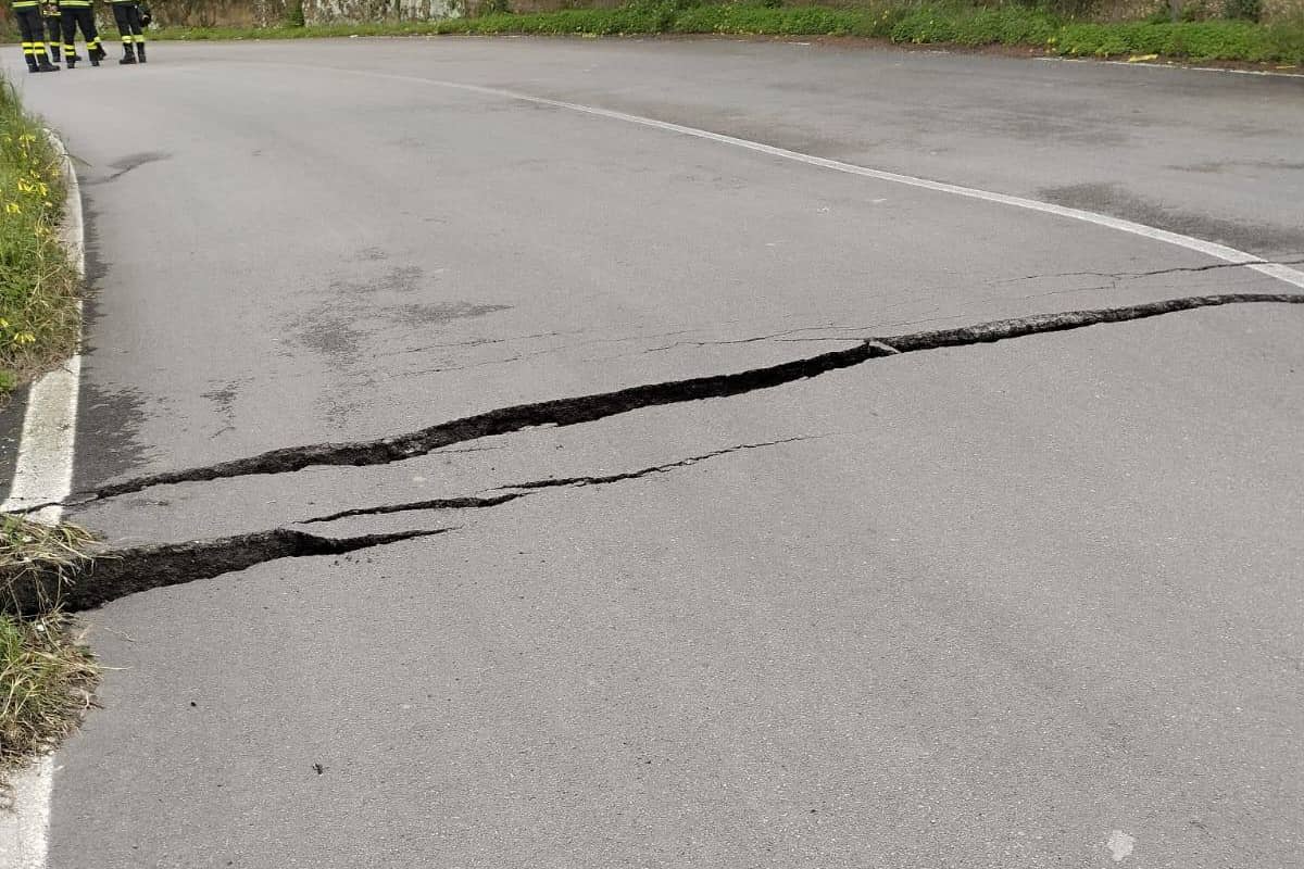 Niscemi. Nuova frana alla periferia della Città spacca in due un quartiere: 500 le persone sfollate