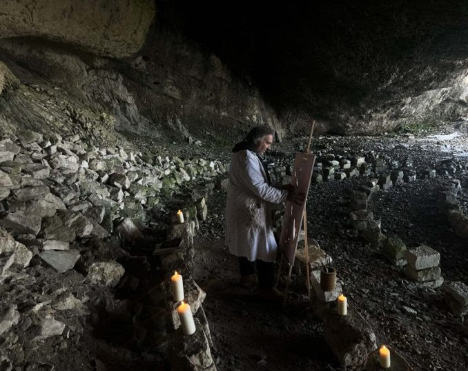 Arte: nasce il Matericismo, l’ha creato un artista eremita che lavora in una grotta