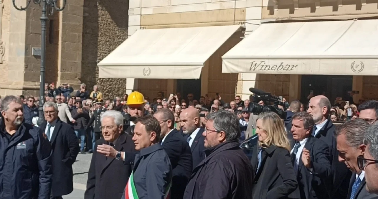 I cittadini di Niscemi al presidente Mattarella: “Non si dimentichi di noi”