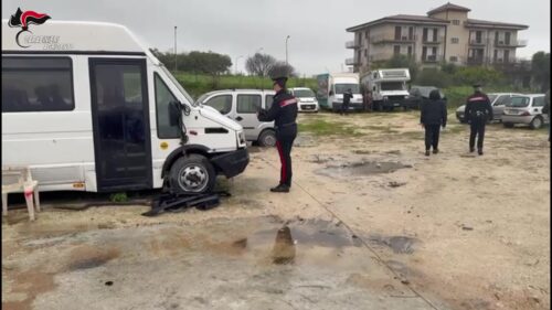 Scoperta un’autodemolizione clandestina nell’Agrigentino, due denunciati