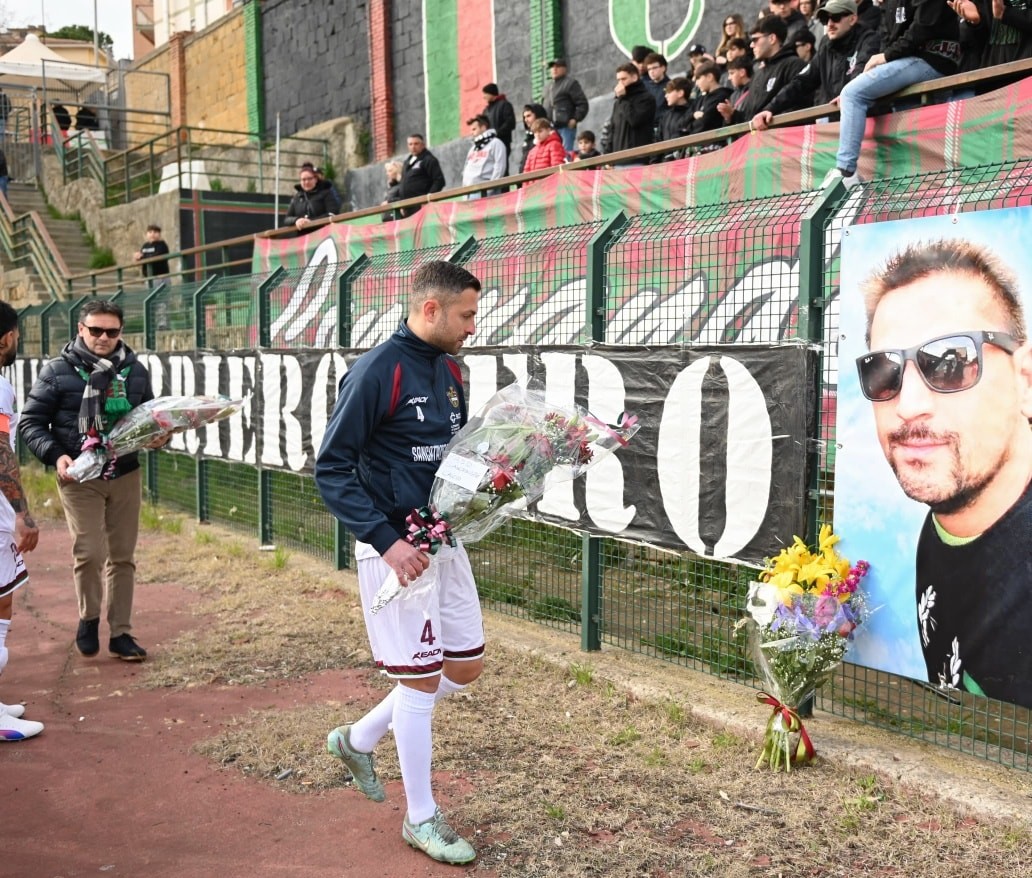 Solo un pareggio 1-1 per la Sancataldese nel derby salvezza con l’Acireale nel ricordo del super tifoso Carmelo Colasberna