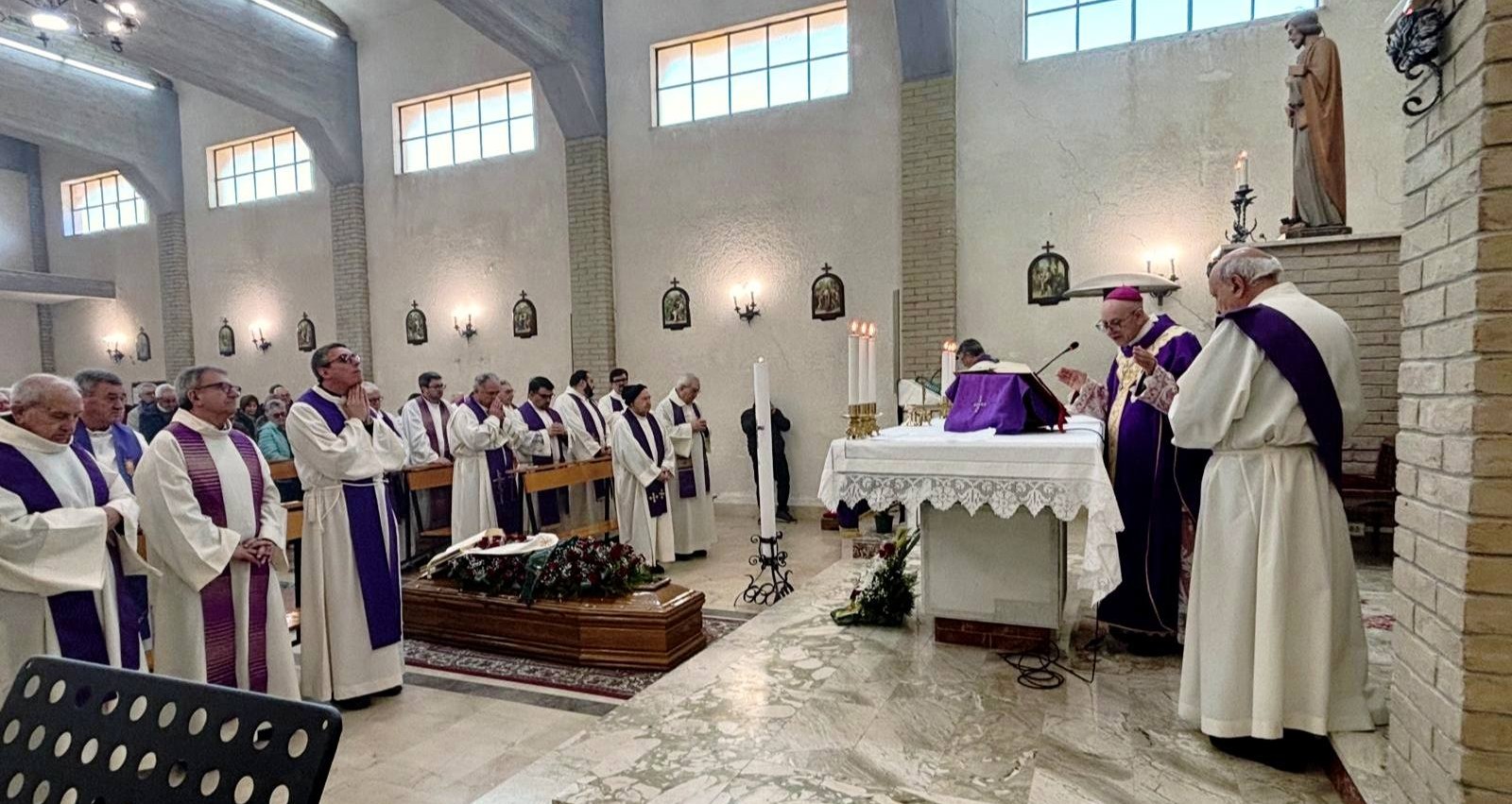 Serradifalco. Nella Chiesa Santa Maria delle Grazie a Roccella l’ultimo saluto a padre Angelo Bufalino
