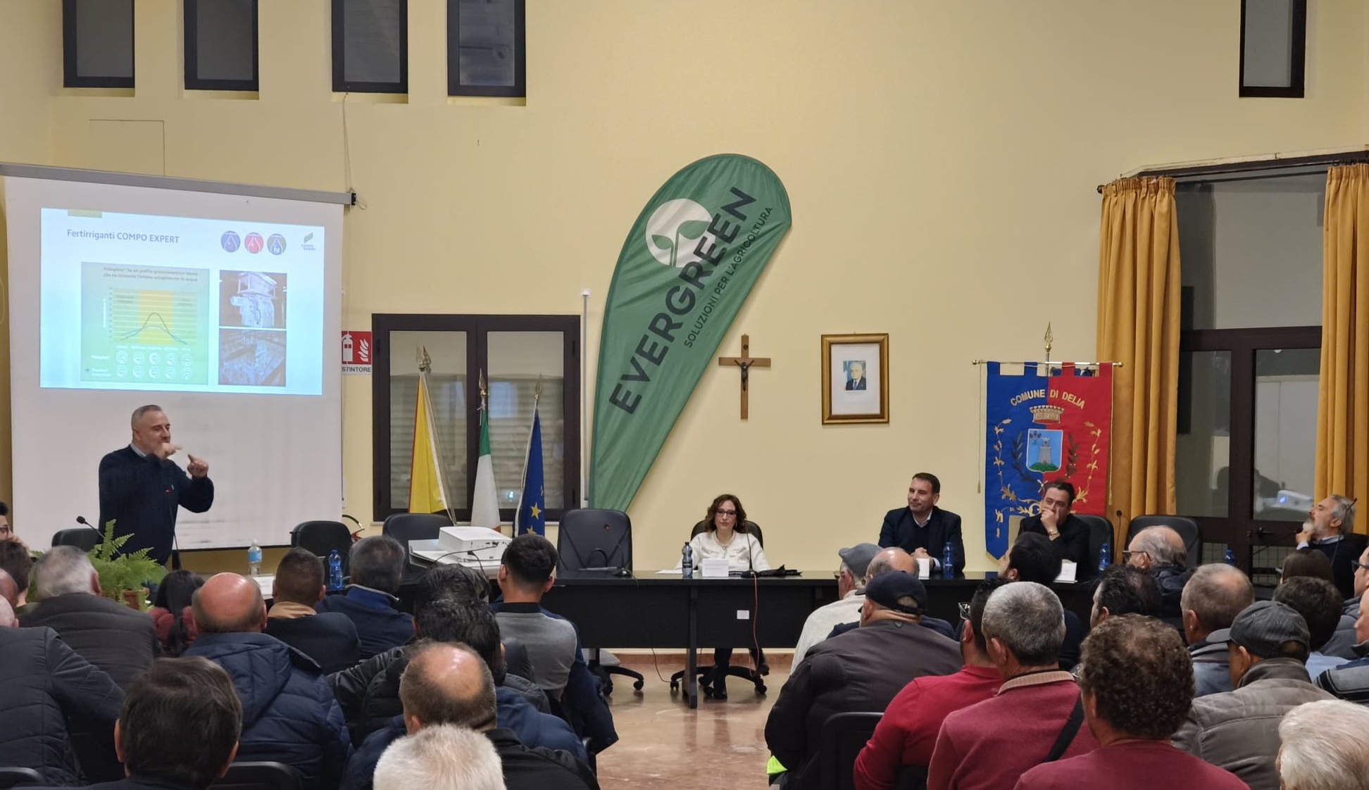 Delia. Gran successo per l’incontro tenuto nella sala consiliare del Comune su concimazione e fertirrigazione di Pesche Igp