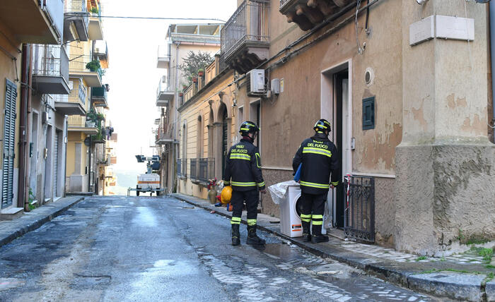 Frana Niscemi: vigili del fuoco allestiscono campo base