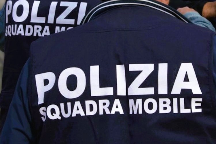 Caltanissetta, reiterati furti aggravati: 21enne arrestato dalla Polizia