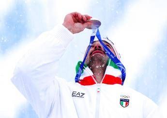 Chi è Federico Tomasoni, argento nello ski cross a Milano Cortina: la dedica alla fidanzata scomparsa Matilde Lorenzi