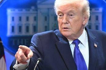 Dazi, Trump: “Aumento tariffe del 15 per cento con effetto immediato”
