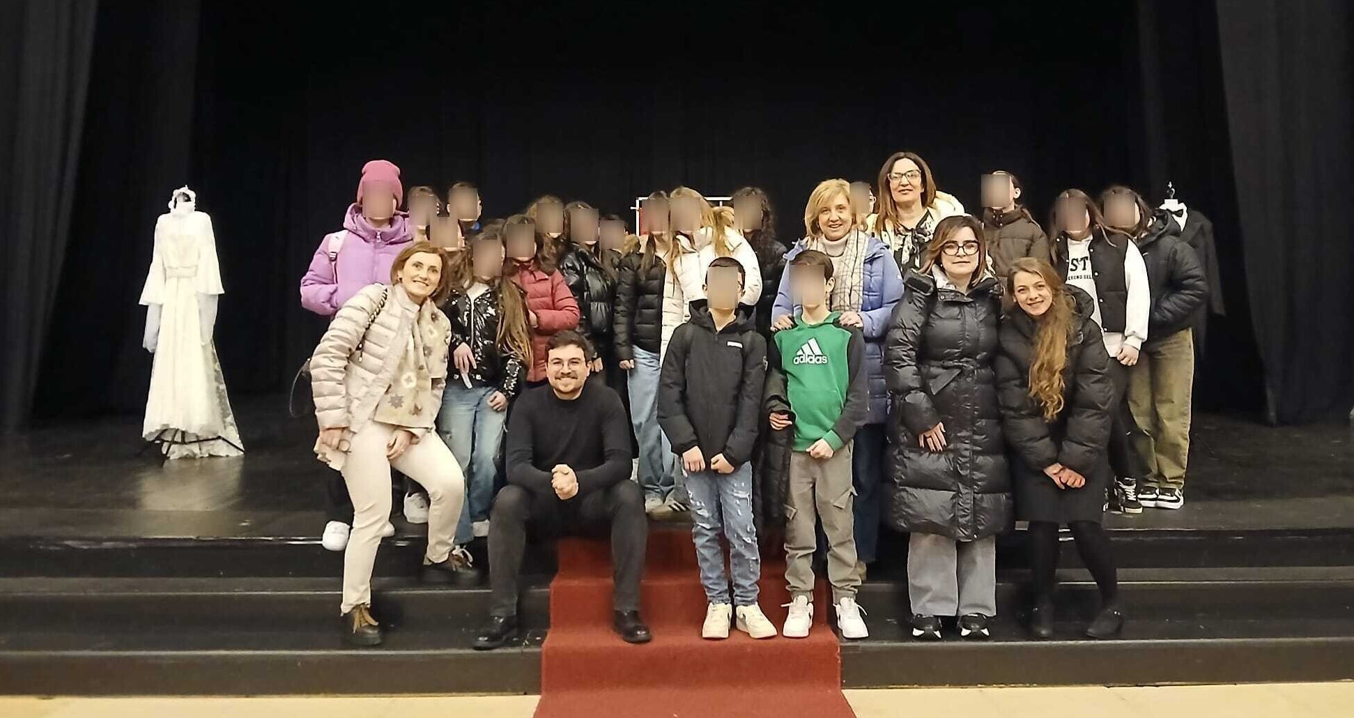 Caltanissetta, alunni dell’istituto “M. L. King” a teatro per lo spettacolo di Salvatore Riggi “Viola. Come l’Amore”